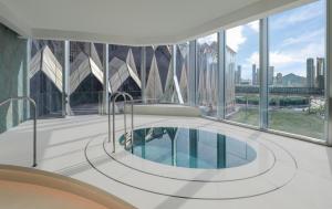 Bassein majutusasutuses W Macau - Studio City või selle lähedal