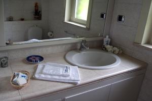 A bathroom at B&B La Cittadella Univeristaria Policlinico Catania