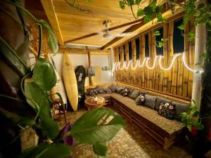 Ruang duduk di Huitzilin Hostal