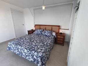 Posteľ alebo postele v izbe v ubytovaní Front Sea View Penthouse + 29 fotografií