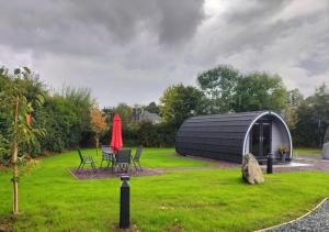 Jardí fora de Gateway Glamping