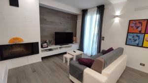 A television and/or entertainment centre at WikiLoft