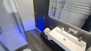 A bathroom at WikiLoft