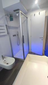 A bathroom at WikiLoft