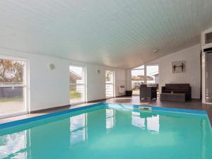 Bazén v ubytování Holiday home Vestervig XLVI nebo v jeho okolí