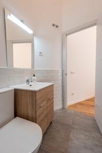 Ванная комната в 1 min Metro a pie, 4km de Sol, Centro de Madrid C
