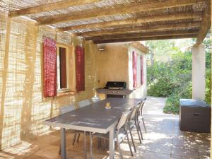 Gambar di galeri bagi Nice house with private pool in the Parc du Luberon, Grambois di Grambois