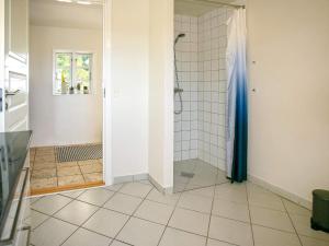 Ένα μπάνιο στο 4 star holiday home in Asperup-By Traum +51 φωτογραφίες