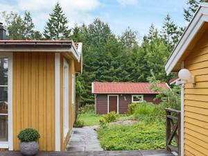 En have udenfor 4 person holiday home in Fjärås-By Traum