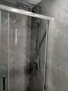 A bathroom at Central Bachelor