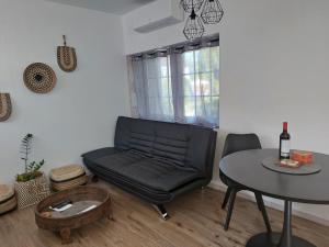 Część wypoczynkowa w obiekcie Studio2 Fontaine de L'amour