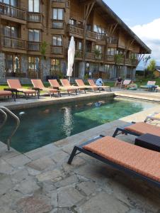 Πισίνα στο ή κοντά στο Pirin Golf - NIRVANA, Studios&SPA