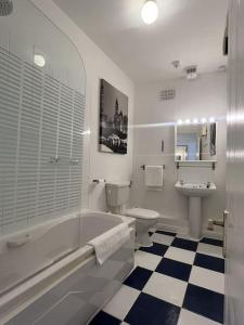 Phòng tắm tại The Dublin 7 City Apartment