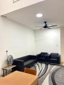 Zona d'estar a MOFA Homestay Near KLIA Airport