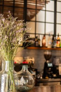 Кухня или мини-кухня в The Neela Boutique Hotel Stone Town

