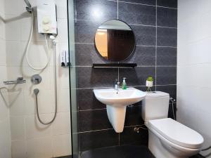 Koupelna v ubytování Loft Suite Seaview 2BR JB CIQ 8pax
