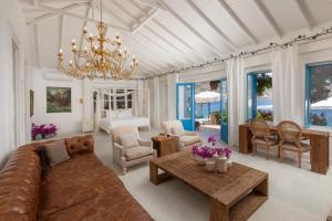 A seating area at Sabrinas Haus - Adult Only +14