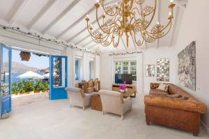 A seating area at Sabrinas Haus - Adult Only +14
