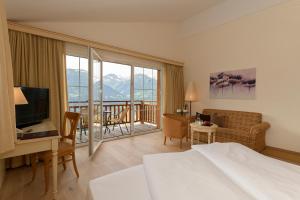 A seating area at Hotel Fernblick Montafon