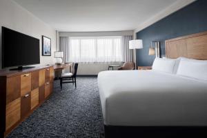 Letto o letti in una camera di The Alloy, a DoubleTree by Hilton - Valley Forge