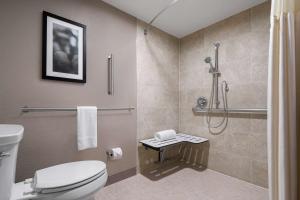 Bagno di The Alloy, a DoubleTree by Hilton - Valley Forge