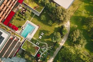 Bazén v ubytovaní MalisGarten Green Spa Hotel alebo v jeho blízkosti