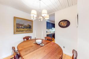 Afbeelding uit fotogalerij van Fly In Condos Unit E in Waitsfield +14 foto's