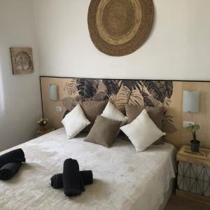 Postel nebo postele na pokoji v ubytování bungalow casa alegria yumbo