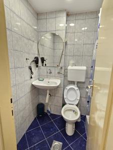 Koupelna v ubytování Booking Apartments Alone 2