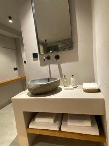 Um banheiro em EJ Boutique Suites