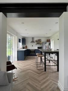 Kuchyň nebo kuchyňský kout v ubytování Ballybur Cottage