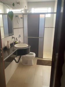 Koupelna v ubytování Quarto em Foz do Iguaçu