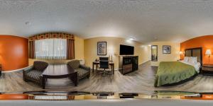 TV a/nebo společenská místnost v ubytování Quality Inn & Suites Medford Airport