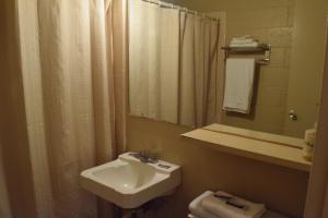Koupelna v ubytování Imperial Motel