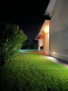 Billede fra billedgalleriet på Villa con porticato sul prato i Isola Albarella