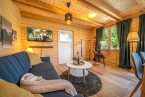 Istumisnurk majutusasutuses Magic new cozy tiny house at private lake