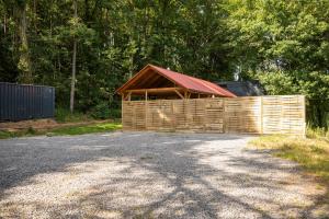 Gallery image of Magic new cozy tiny house at private lake in Řehenice