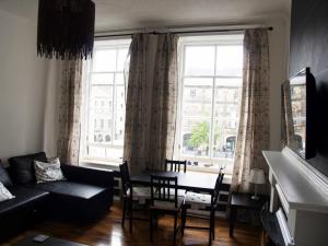 Posezení v ubytování Niddry Street Apartments Edinburgh