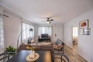 O zonă de relaxare la ~NEW Stylish BoHo 2BR in Hilo~