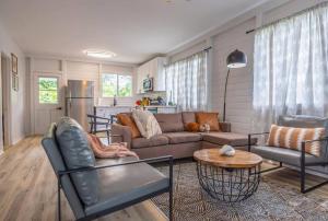 O zonă de relaxare la ~NEW Stylish BoHo 2BR in Hilo~