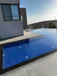 Billede fra billedgalleriet på Farmhouse with Pool and Breathtaking Views i Amman