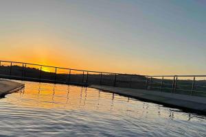 Billede fra billedgalleriet på Farmhouse with Pool and Breathtaking Views i Amman