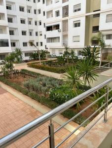 Tòa nhà nơi căn hộ tọa lạc +15 ảnh