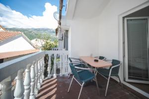 Un balcon sau o terasă la Apartment X Budva Boulevard