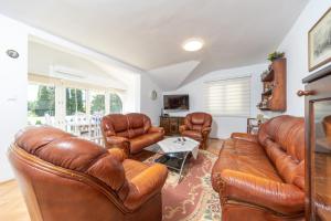 O zonă de relaxare la Apartment X Budva Boulevard