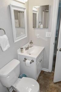 Gallery image of Right Across Beach Pool View Private Balcony By Zen Living Short Term Rental in Myrtle Beach