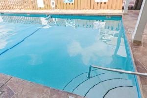 Gallery image of Right Across Beach Pool View Private Balcony By Zen Living Short Term Rental in Myrtle Beach
