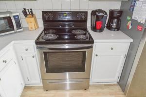 Gallery image of Right Across Beach Pool View Private Balcony By Zen Living Short Term Rental in Myrtle Beach