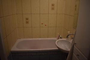 Et badeværelse på PAVIN Apartment