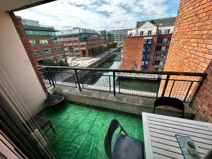 Balkon oz. terasa v nastanitvi CustomHouse Balcony view, Dublin 1